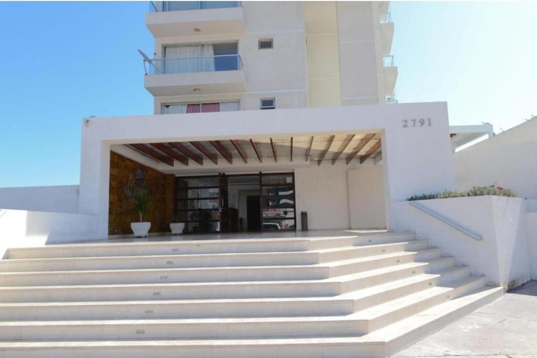Nautilus Peninsula Piso 14
